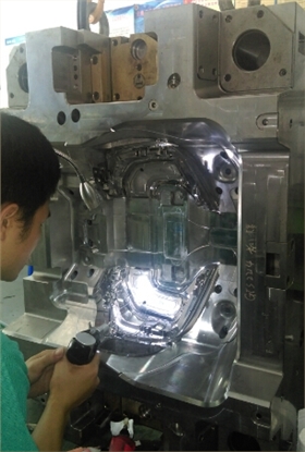 車燈模具前期省模 車燈模具前期省模