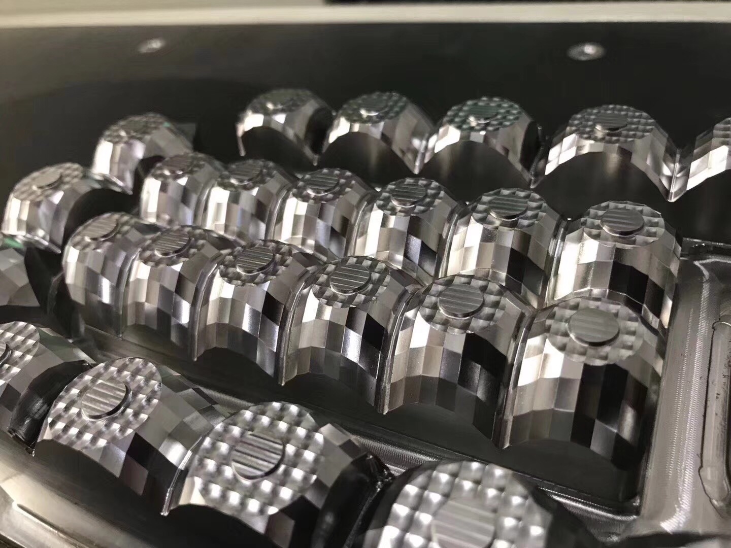 車燈模具鏡面拋光