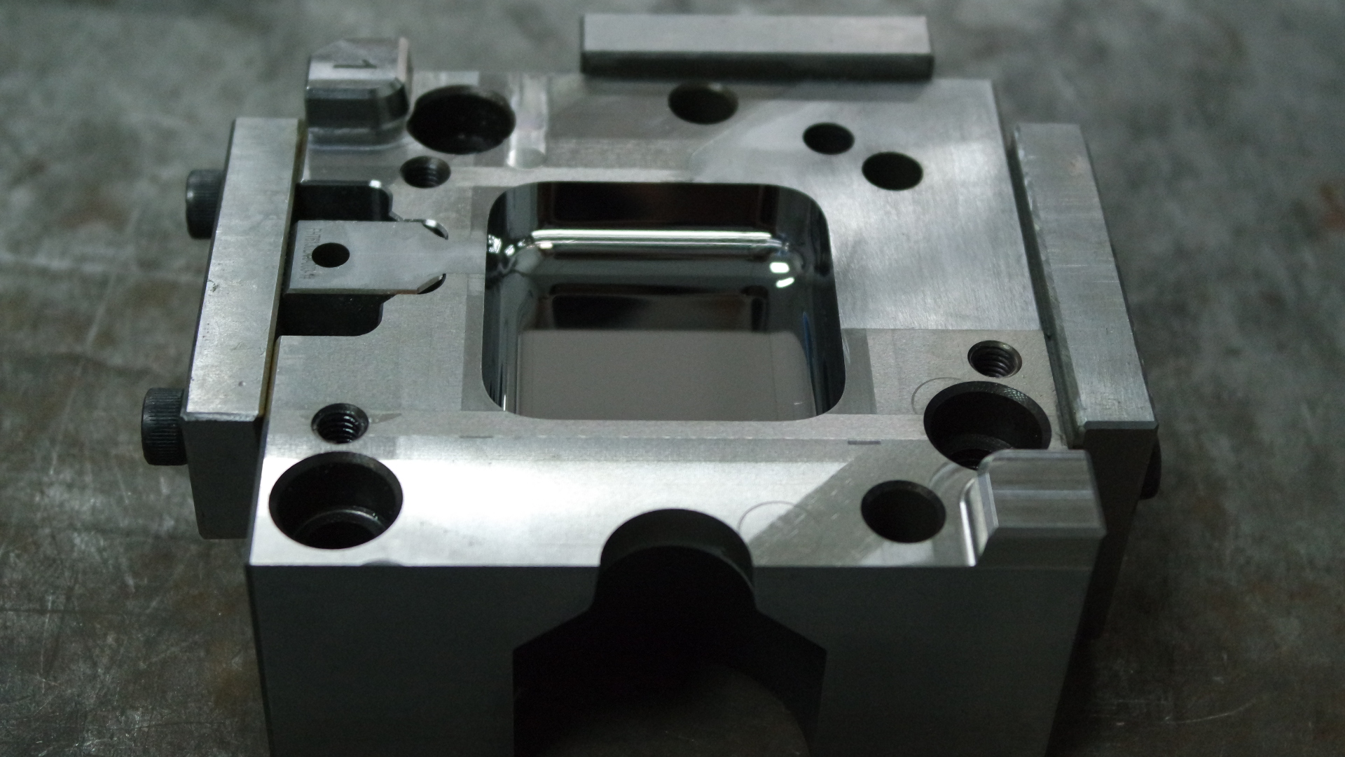 蘋果手機充電器模具 